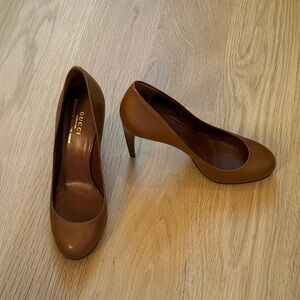 Gucci Brown Leather Pumps